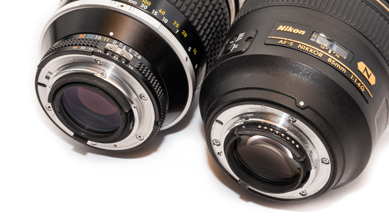 Nikon AI-s 180mm 2.8 ED alongside Nikon AF-S 85mm 1.4G (without aperture ring)