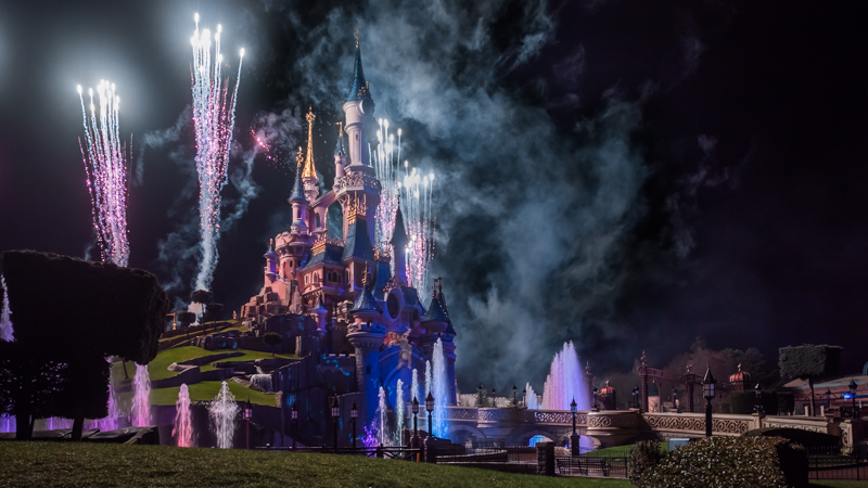 sony a7s a7 cameras nikon 20mm 1.8g fireworks disney disneyland paris serris