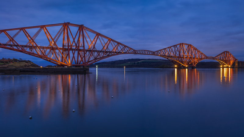 voigtlander nokton 50mm 1.5 sony a7 blue hour sunstars firth of forth bridge