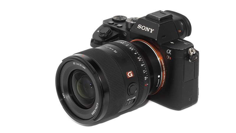 全国無料新品】 SONY SONY FE35mm f1.4gm sel35f14gm レンズの通販 by sanpo camera  shop｜ソニーならラクマ