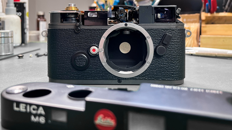 Leica M camera gets pared down and prettied up - CNET