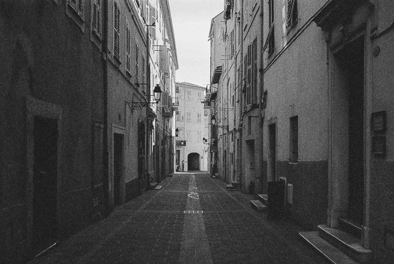 Kodak tmax 3200 analogue leica m6 contax canon fd olympus om