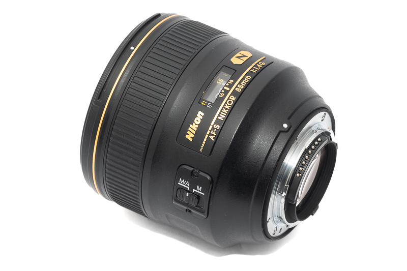nikon nikkor af-s 85mm 1.4g n gold ring portrait review contrast resolution famous 42mp 61mp bokeh vignetting coma aspherical sony a7rII z7 z8 z9 z6 zf