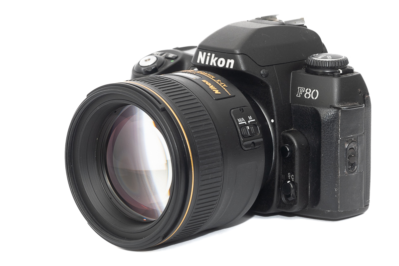 nikon nikkor af-s 85mm 1.4g n gold ring portrait review contrast resolution famous 42mp 61mp bokeh vignetting coma aspherical sony a7rII z7 z8 z9 z6 zf