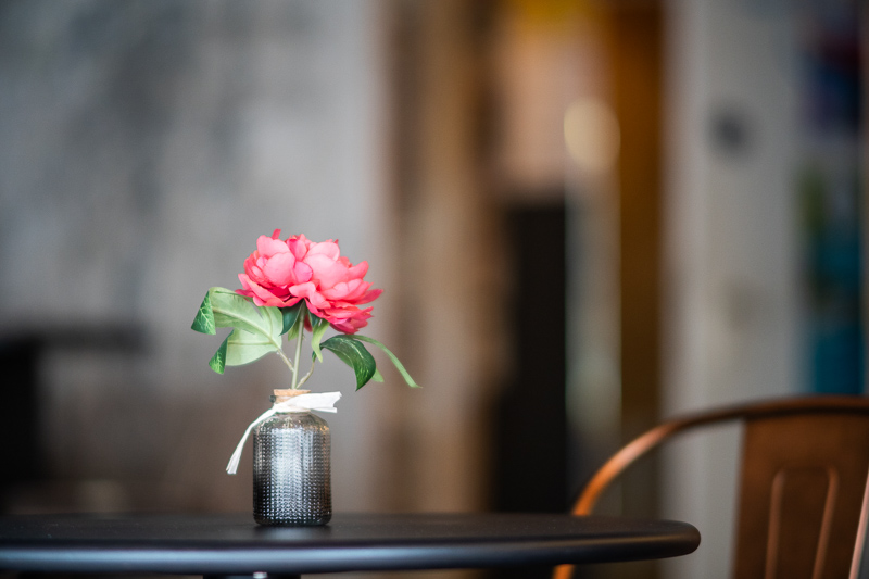 nikon af af-d 135mm 2.0 defocus control dc ed if sharpness review contrast resolution 42mp 61mp 24mp vignetting coma bokeh build quality flare resistance