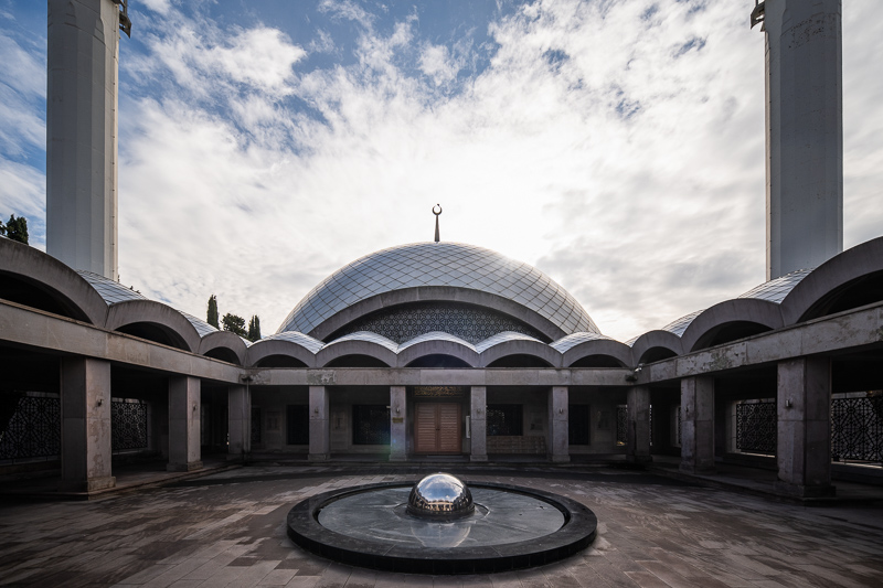 laowa 12mm 2.8 II fe C&D dreamer zero-D autofocus auto focus AF venus optics review architecture 42mp 61mp sony a7riv a7rv sharpness contrast vignetting flare