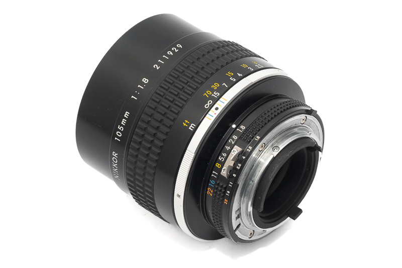 nikon 105mm 1.8 ai ai-s f/1.8 tele fast 1981 1980 reportage press review 42mp sony nikon z 61mp z6 z7 z8 z9 a7riv a7rv contrast sharpness bokeh vignetting