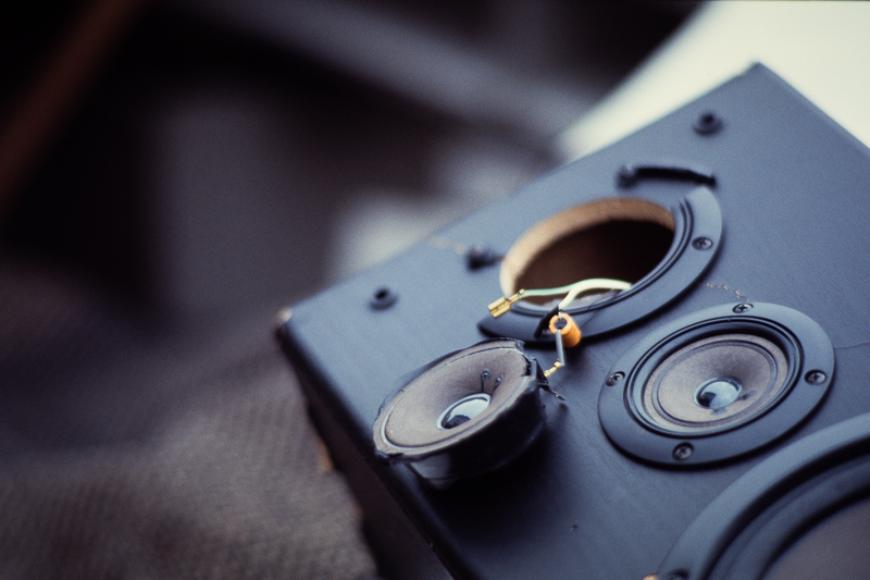 nikon 105mm 1.8 ai ai-s f/1.8 tele fast 1981 1980 reportage press review 42mp sony nikon z 61mp z6 z7 z8 z9 a7riv a7rv contrast sharpness bokeh vignetting
