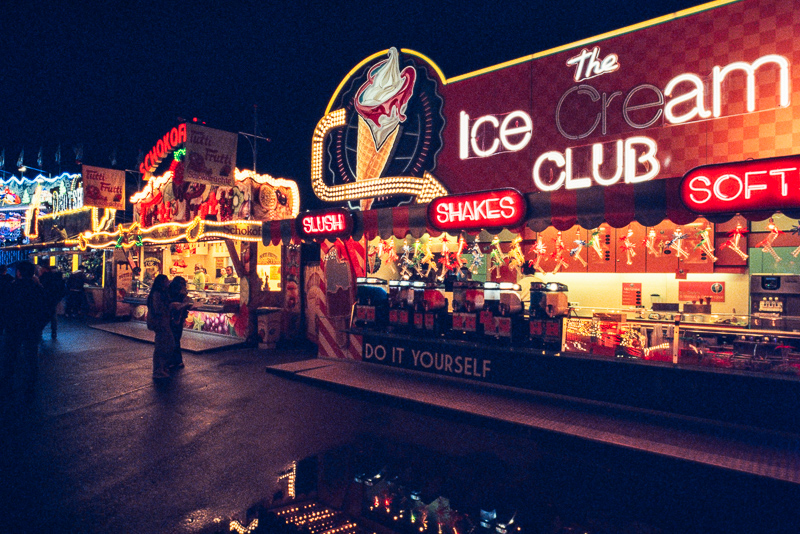 fuji fujifilm fujichrome slide film provia 400f wasen wiesen kirmes frühlingsfest review nikon f analogue film hamburg germany f80 nikon af-s 20mm 1.8G