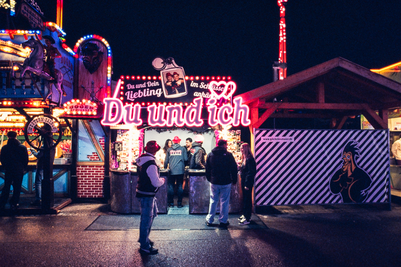 fuji fujifilm fujichrome slide film provia 400f wasen wiesen kirmes frühlingsfest review nikon f analogue film hamburg germany f80 nikon af-s 20mm 1.8G
