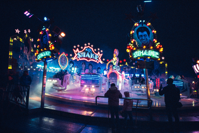 fuji fujifilm fujichrome slide film provia 400f wasen wiesen kirmes frühlingsfest review nikon f analogue film hamburg germany f80 nikon af-s 20mm 1.8G