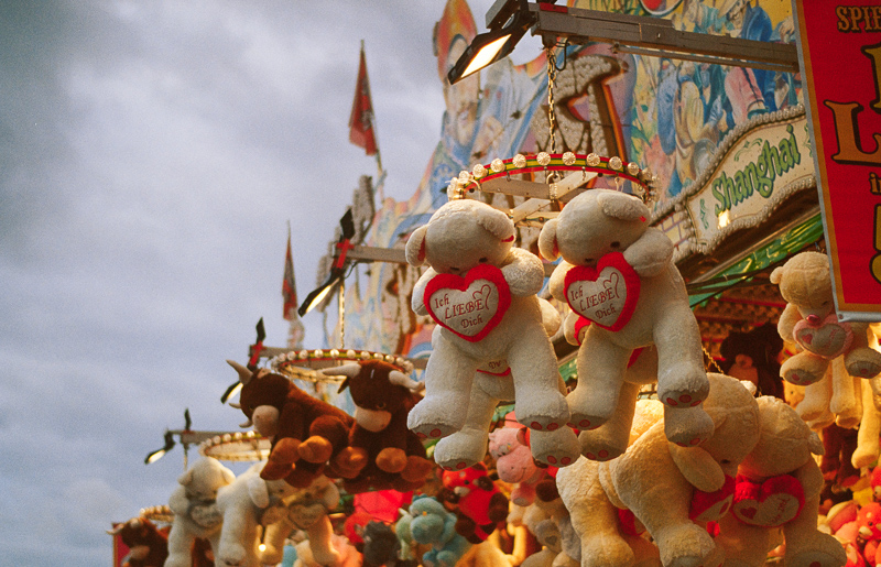 kodak royal supra 400 color negative film germany stuttgart wasen frühlingsfest kirmes deutschland review nikon f analogue film f80