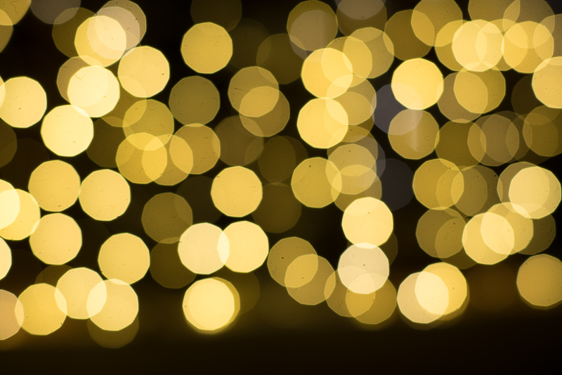 Bokeh balls Nonikkor 50/1.2 @4