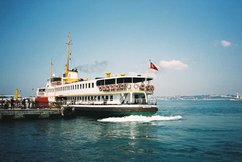 fuji fujifilm fujicolor superia 400 color negative film review analog analogue nikon 35ti