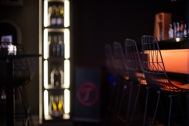 review canon ef 50mm 1.0 l usm 1.0l world's fastest AF autofocus lens contrast resolution 42mp 24mp 61mp analogue contrast bokeh vignetting