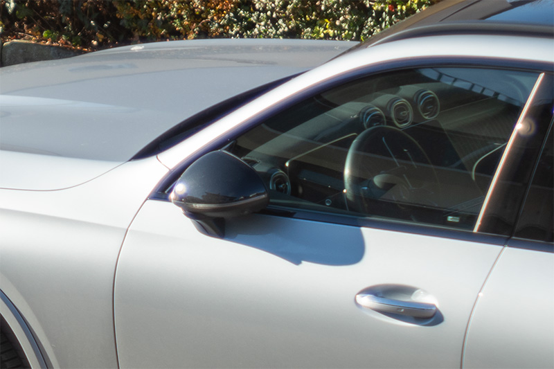 omnar bertele sonnar flb review leica m10 m11 m9 42mp 24mp cinematic contrast sharpness rendering bokeh 50mm 2.0 film analogue focus shift skyllaney