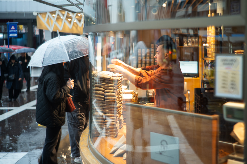 omnar bertele sonnar flb review leica m10 m11 m9 42mp 24mp cinematic contrast sharpness rendering bokeh 50mm 2.0 film analogue focus shift skyllaney