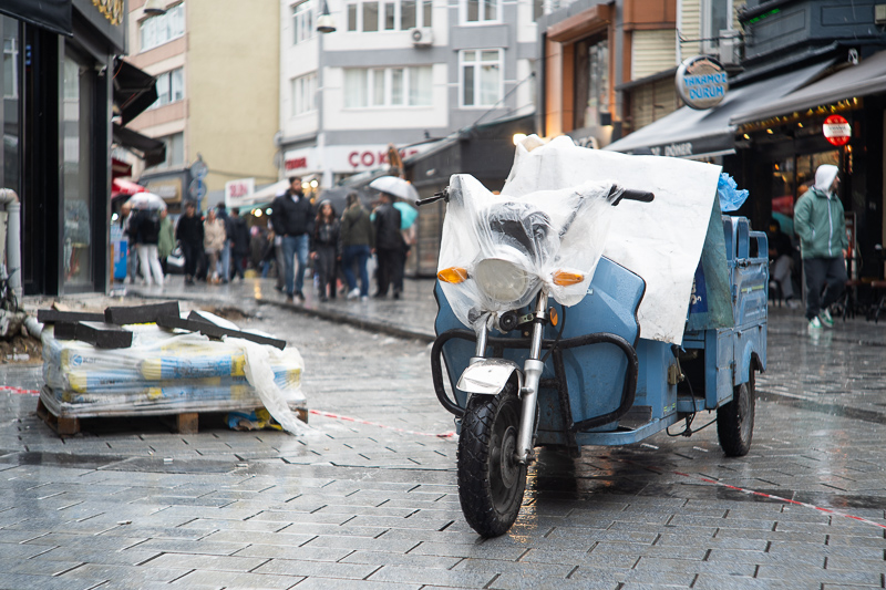 omnar bertele sonnar flb review leica m10 m11 m9 42mp 24mp cinematic contrast sharpness rendering bokeh 50mm 2.0 film analogue focus shift skyllaney