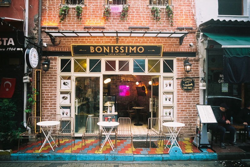 thypoch simera 28mm 1.4 fast wide angle leica m10 m11 m9 m8 m10r review 42mp 24mp 61mp contrast sharpness bokeh vignetting