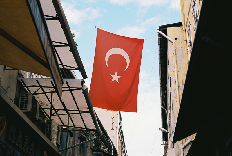 omnar bertele sonnar flb review leica m10 m11 m9 42mp 24mp cinematic contrast sharpness rendering bokeh 50mm 2.0 film analogue focus shift skyllaney