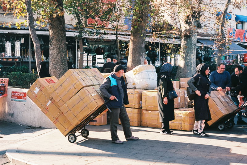 omnar bertele sonnar flb review leica m10 m11 m9 42mp 24mp cinematic contrast sharpness rendering bokeh 50mm 2.0 film analogue focus shift skyllaney