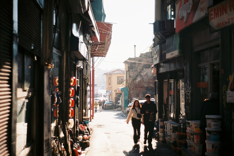 omnar bertele sonnar flb review leica m10 m11 m9 42mp 24mp cinematic contrast sharpness rendering bokeh 50mm 2.0 film analogue focus shift skyllaney