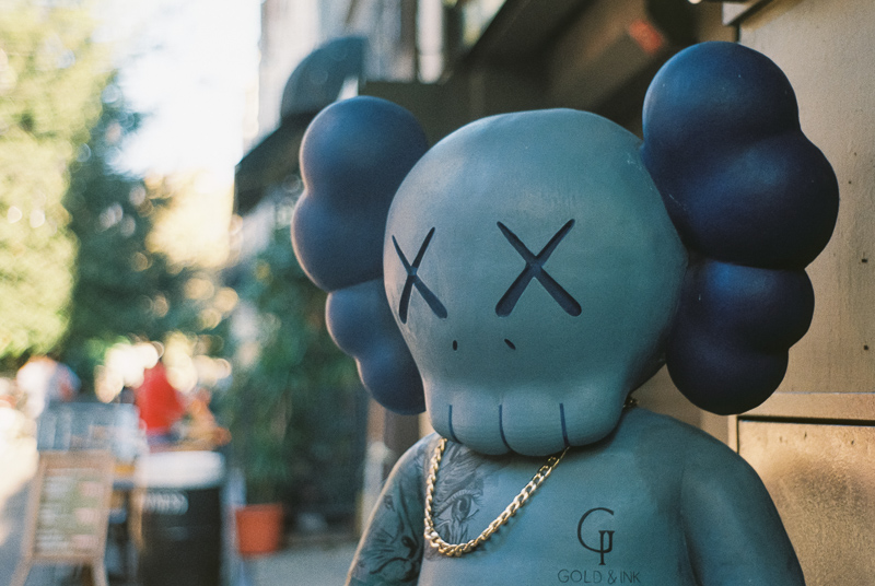 omnar bertele sonnar flb review leica m10 m11 m9 42mp 24mp cinematic contrast sharpness rendering bokeh 50mm 2.0 film analogue focus shift skyllaney